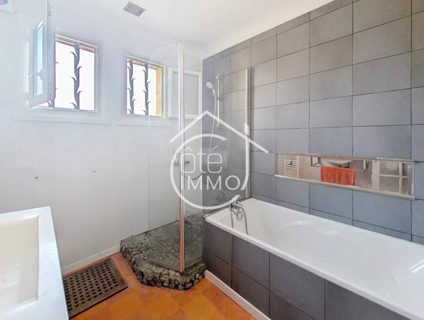 PRIGONRIEUX : Charmante périgourdine de 140m² avec piscine et garage