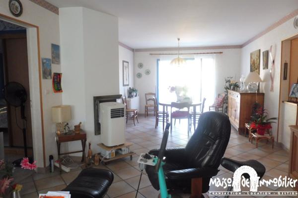 VENTE MAISON EN PARTIE SUR SOUS SOL - 6 PIECES - BEAU JARDIN - SUD ROYAN