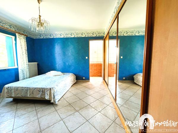 VENTE MAISON EN PARTIE SUR SOUS SOL - 6 PIECES - BEAU JARDIN - SUD ROYAN