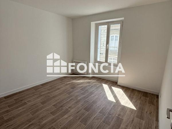 Location Appartement 3 pièces 76.84 m² - 114 RUE NATIONALE Cholet 49300