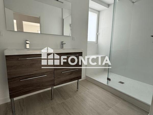 Location Appartement 3 pièces 76.84 m² - 114 RUE NATIONALE Cholet 49300