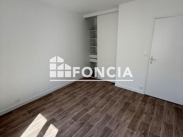 Location Appartement 3 pièces 76.84 m² - 114 RUE NATIONALE Cholet 49300