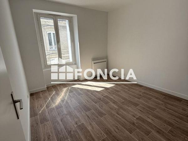 Location Appartement 3 pièces 76.84 m² - 114 RUE NATIONALE Cholet 49300