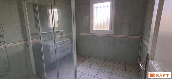 Pavillon sur ss/sol, 3 chambres 1 au rdc - puits