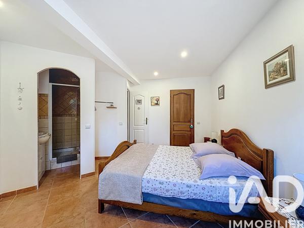 Maison à vendre 8 pièces 267 m² Flassans-sur-Issole