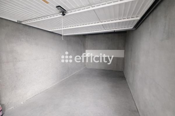 Parking
        
        - 14 m² 18 000 € *