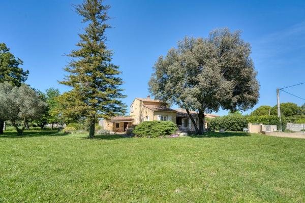 Vente / Maison et grand terrain à Mondragon (84430)