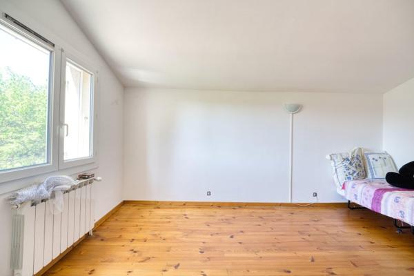 Vente / Maison et grand terrain à Mondragon (84430)