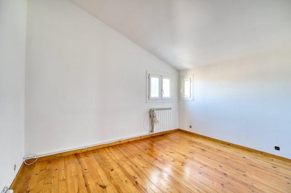 Vente / Maison et grand terrain à Mondragon (84430)