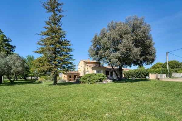 Vente / Maison et grand terrain à Mondragon (84430)