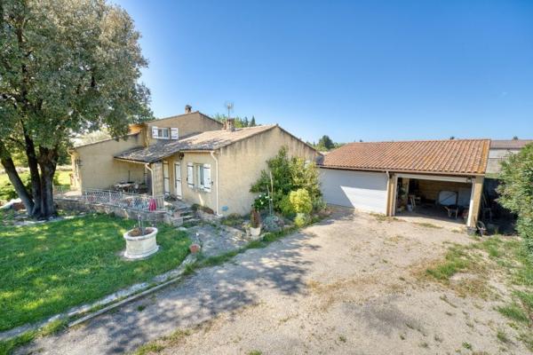 Vente / Maison et grand terrain à Mondragon (84430)
