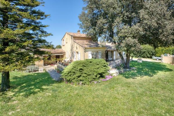 Vente / Maison et grand terrain à Mondragon (84430)