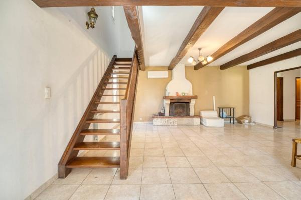 Vente / Maison et grand terrain à Mondragon (84430)