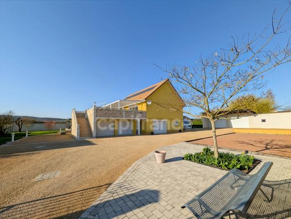 Maison à vendre 9 pièces (71) ST DESERT 184 m² 2 garages 2 dépendances piscine terrain de 1800 m²