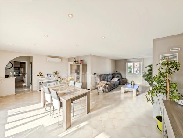 Maison à vendre 9 pièces (71) ST DESERT 184 m² 2 garages 2 dépendances piscine terrain de 1800 m²