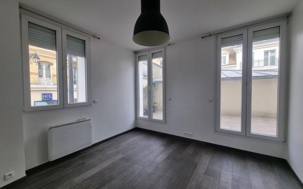 Appartement à louer    3 pièces •  Colombes