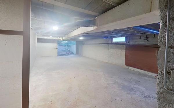 Maison à vendre    7 pièces • 240 m2 Vénissieux