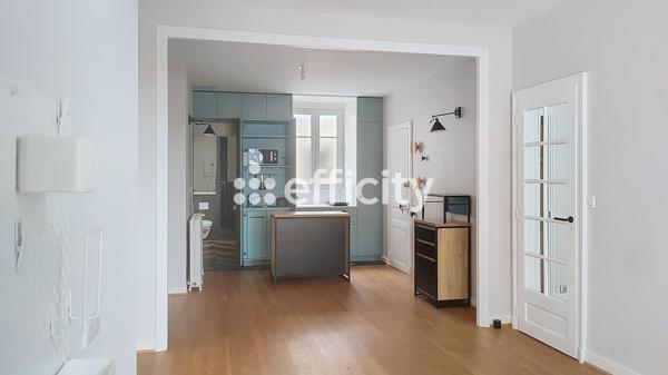 Appartement
         2 pièces
        - 49 m² 139 000 € *