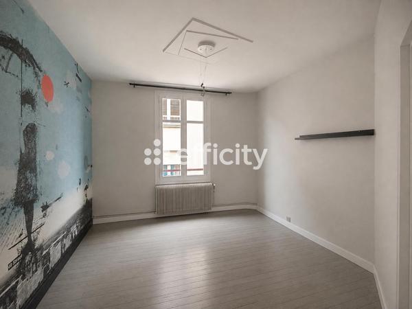 Appartement
         2 pièces
        - 49 m² 139 000 € *