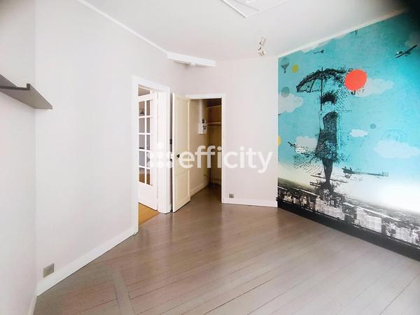 Appartement
         2 pièces
        - 49 m² 139 000 € *