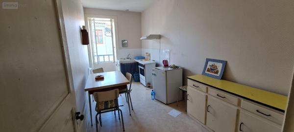 Maison de ville à vendre à L'Éguille en Charente-Maritime (17600), ref : 01994   
centre ville