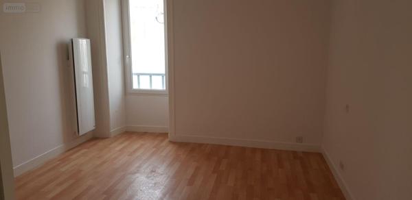 Maison de ville à vendre à L'Éguille en Charente-Maritime (17600), ref : 01994   
centre ville