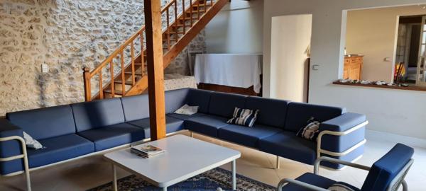 Maison de ville à vendre à L'Éguille en Charente-Maritime (17600), ref : 01994   
centre ville