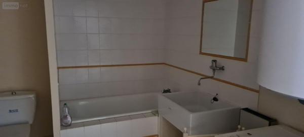 Maison de ville à vendre à L'Éguille en Charente-Maritime (17600), ref : 01994   
centre ville