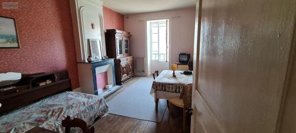 Maison de ville à vendre à L'Éguille en Charente-Maritime (17600), ref : 01994   
centre ville