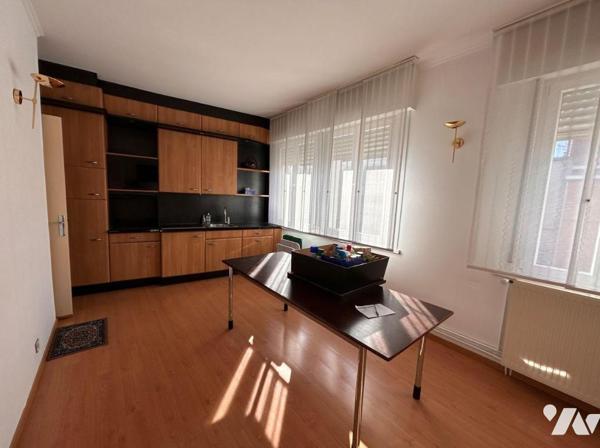 A vendre chez votre Notaire : Immeuble à usage professionnel sur Dunkerque Rosendael (59240) pr...