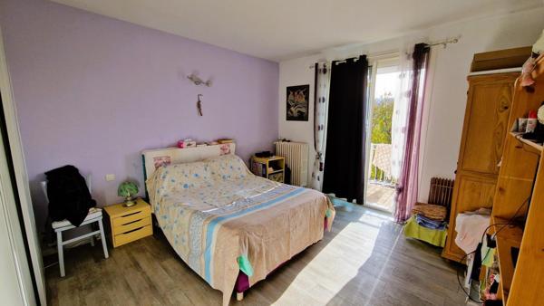 Maison de 170 m² divisée en 2 appartements loués à Apt, dans une impasse calme et proche des commerces