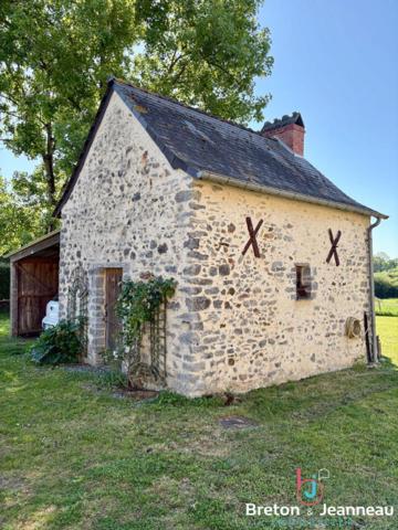 Propriété sur 1 ha 50 à Soulgé sur Ouette