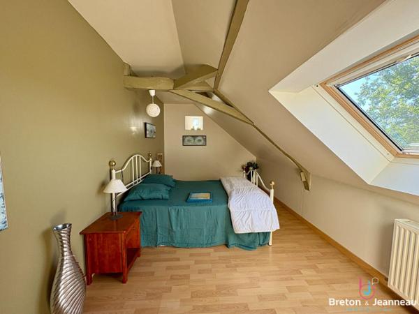 Propriété sur 1 ha 50 à Soulgé sur Ouette