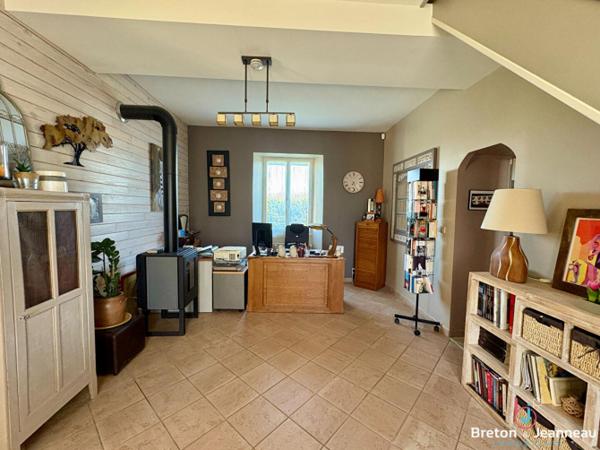 Propriété sur 1 ha 50 à Soulgé sur Ouette