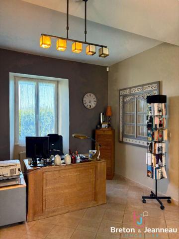 Propriété sur 1 ha 50 à Soulgé sur Ouette