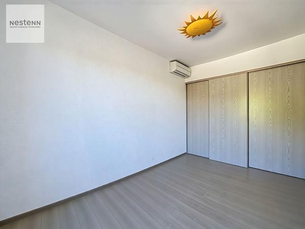 Maison T4 de 130 m² avec dépendance, piscine et vue panoramique à Saint-Chamas