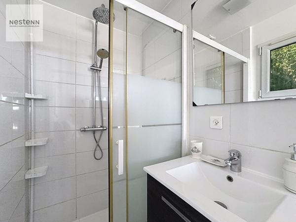 Maison T4 de 130 m² avec dépendance, piscine et vue panoramique à Saint-Chamas