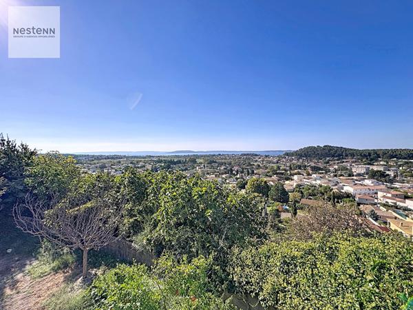 Maison T4 de 130 m² avec dépendance, piscine et vue panoramique à Saint-Chamas