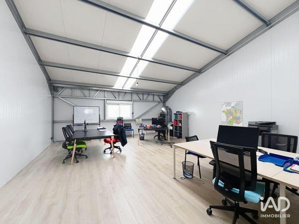 Location local d’activité 255 m² Brie-Comte-Robert