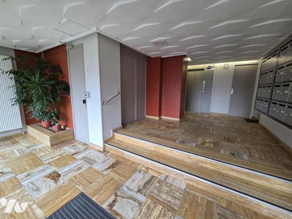 LILLE STATION - A 5 MINUTES DU METRO CORMONTAIGNE - - APPARTEMENT DE TYPE 2 AVEC CAVE - DPE EN C