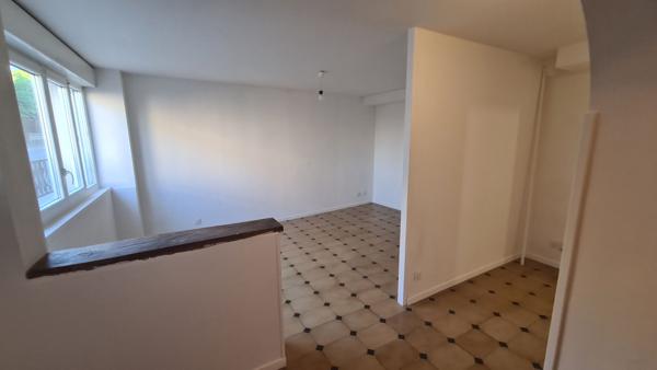 Appartement f2 40m2. Accès indépendant, proche commodités