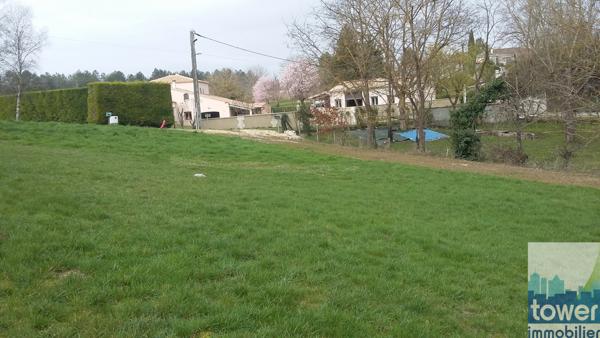Terrain à bâtir 867 m2 sur Garat à 7 mn de Soyaux