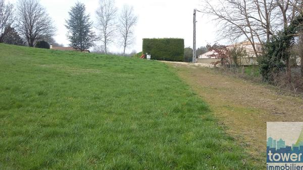 Terrain à bâtir 867 m2 sur Garat à 7 mn de Soyaux