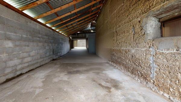 Maison et ses dépendances sur parcelle de 6000 m²