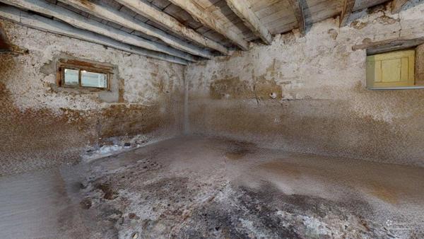 Maison et ses dépendances sur parcelle de 6000 m²