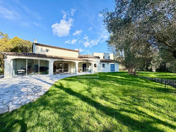 Mouans Sartoux Maison meublée 7 pièces.