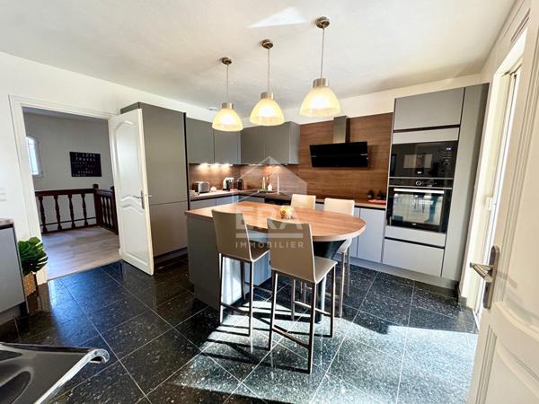 Mouans Sartoux Maison meublée 7 pièces.