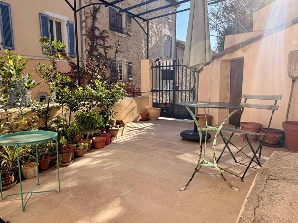 Maison de village rénovée de 142 m² avec terrasses et accès indépendant