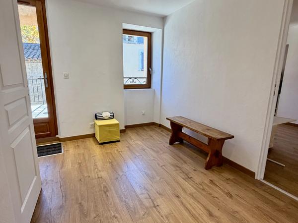 Maison de village rénovée de 142 m² avec terrasses et accès indépendant