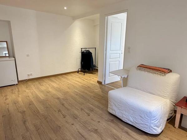 Maison de village rénovée de 142 m² avec terrasses et accès indépendant